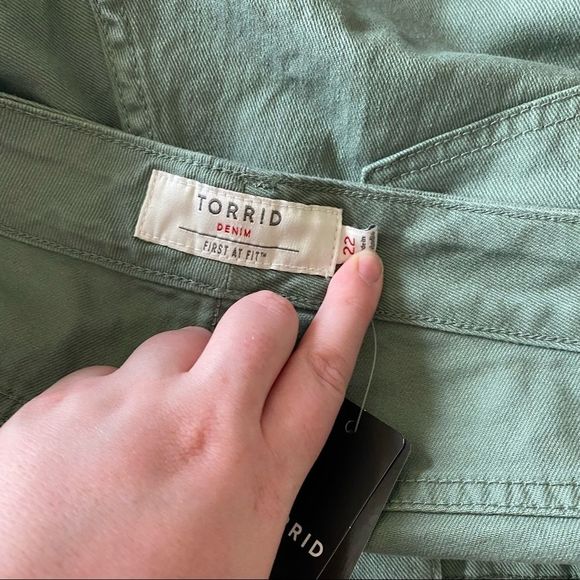 Torrid • Vintage Stretch Agave Green Mid Rise Denim Shorts - Picture 10 of 10